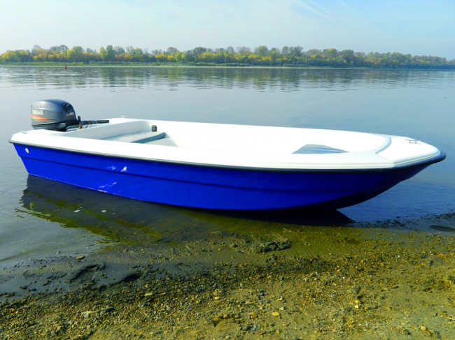 Wyatboat 430 (стеклопластиковый тримаран)